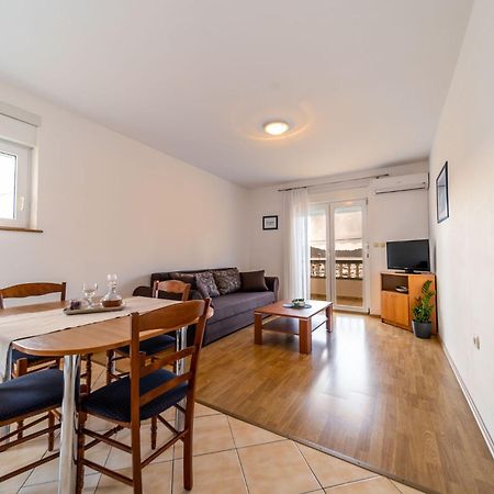 Apartmani Devcic Palit Dış mekan fotoğraf