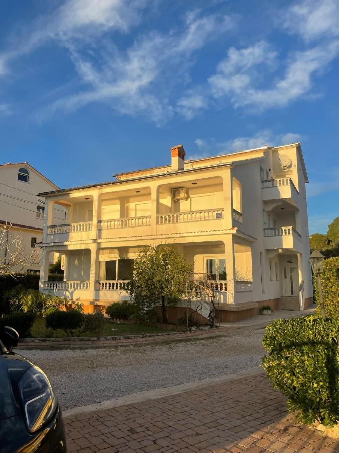 Apartmani Devcic Palit Dış mekan fotoğraf